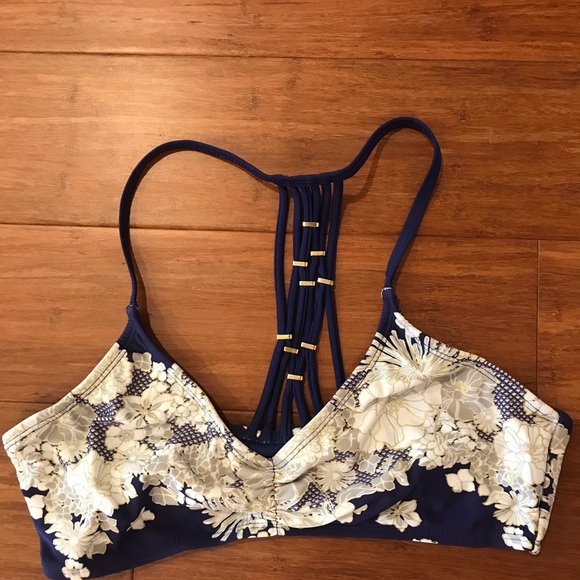 Francesca Bikini - Picture 2 of 6